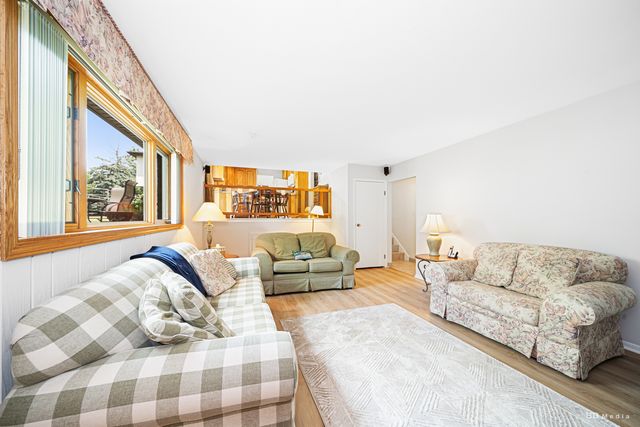13520 Idlewild Drive, Orland Park, IL 60462