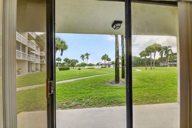 2461 Village Boulevard 101, West Palm Beach, FL 33409