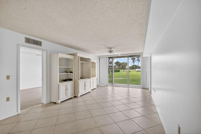 2461 Village Boulevard 101, West Palm Beach, FL 33409