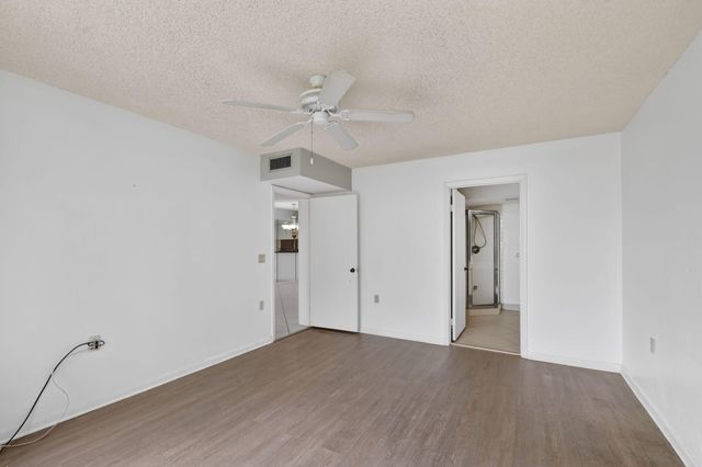 2461 Village Boulevard 101, West Palm Beach, FL 33409