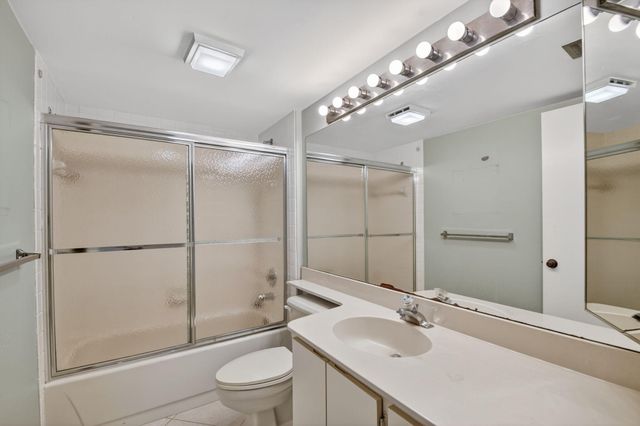 2461 Village Boulevard 101, West Palm Beach, FL 33409