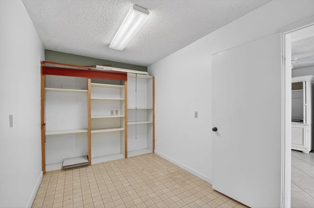 2461 Village Boulevard 101, West Palm Beach, FL 33409