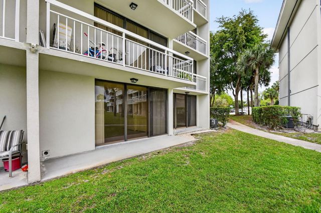 2461 Village Boulevard 101, West Palm Beach, FL 33409