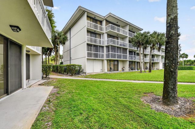 2461 Village Boulevard 101, West Palm Beach, FL 33409