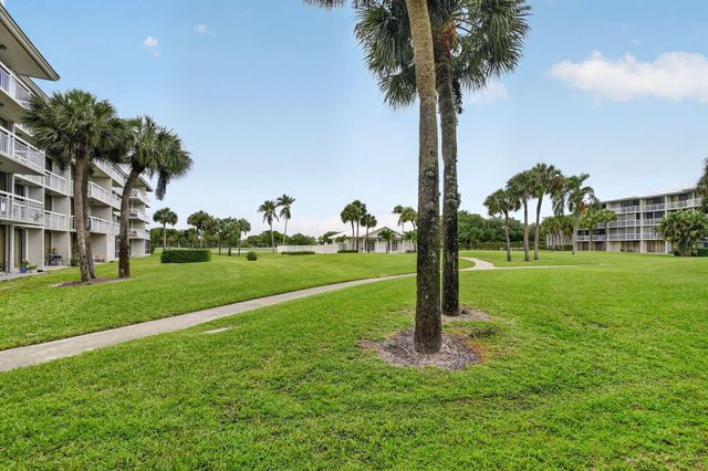 2461 Village Boulevard 101, West Palm Beach, FL 33409