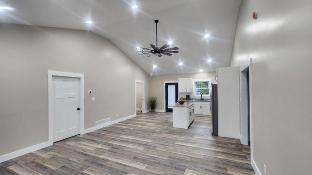 155 Airport Road, Junction City, KY 40440