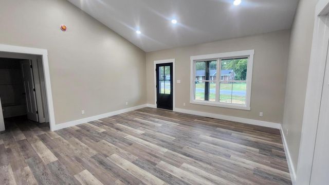 155 Airport Road, Junction City, KY 40440