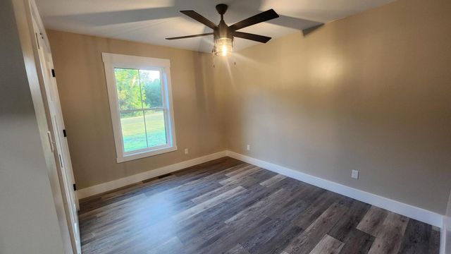 155 Airport Road, Junction City, KY 40440