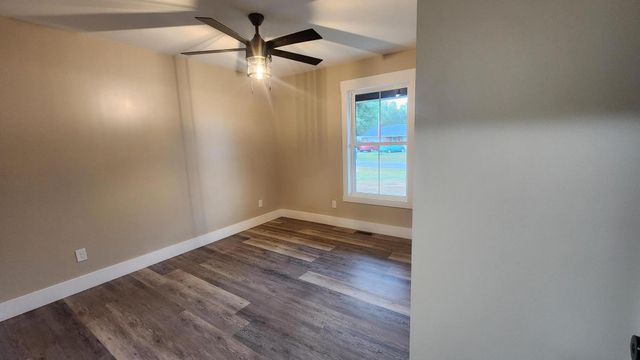 155 Airport Road, Junction City, KY 40440