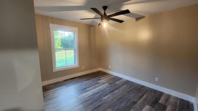 155 Airport Road, Junction City, KY 40440