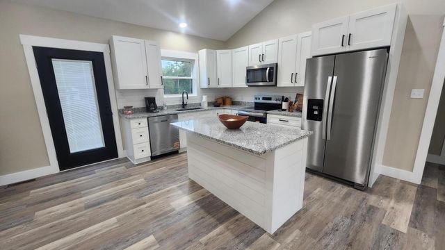 155 Airport Road, Junction City, KY 40440