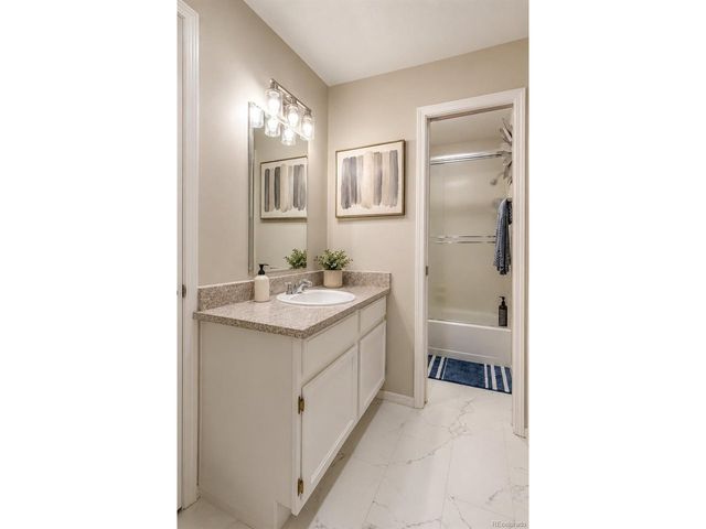 2058 S Balsam St, Lakewood, CO 80227