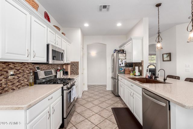 3211 E GLENEAGLE Drive, Chandler, AZ 85249