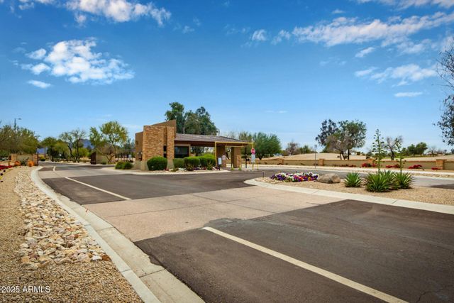 3211 E GLENEAGLE Drive, Chandler, AZ 85249