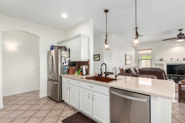 3211 E GLENEAGLE Drive, Chandler, AZ 85249