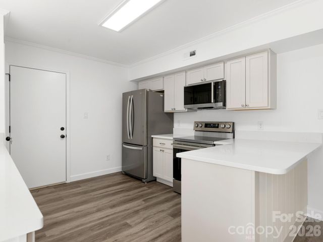 6223 Whitewater Drive, Charlotte, NC 28214