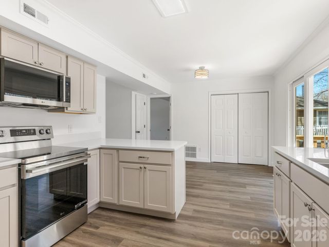 6223 Whitewater Drive, Charlotte, NC 28214