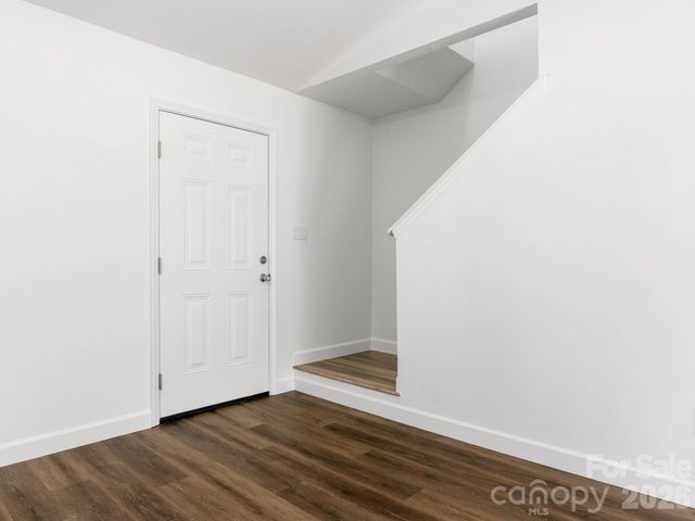 6223 Whitewater Drive, Charlotte, NC 28214