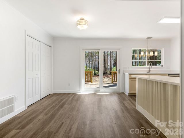 6223 Whitewater Drive, Charlotte, NC 28214