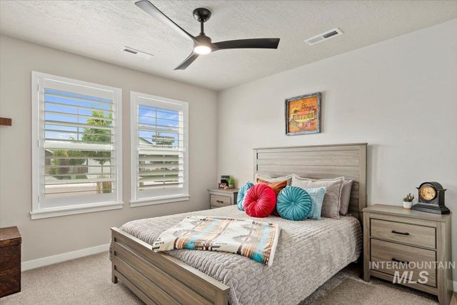 3956 E Eagle Ridge Dr, Nampa, ID 83686