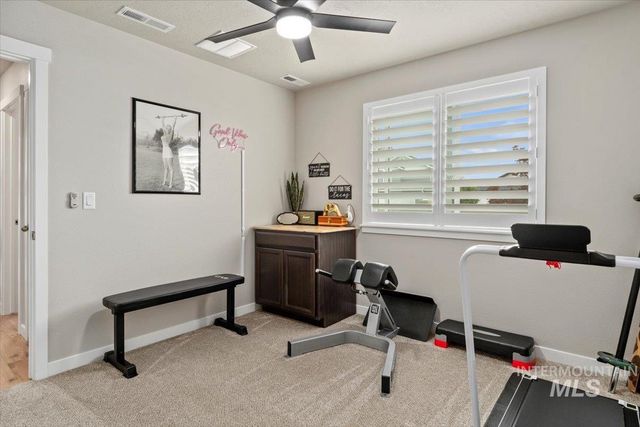 3956 E Eagle Ridge Dr, Nampa, ID 83686