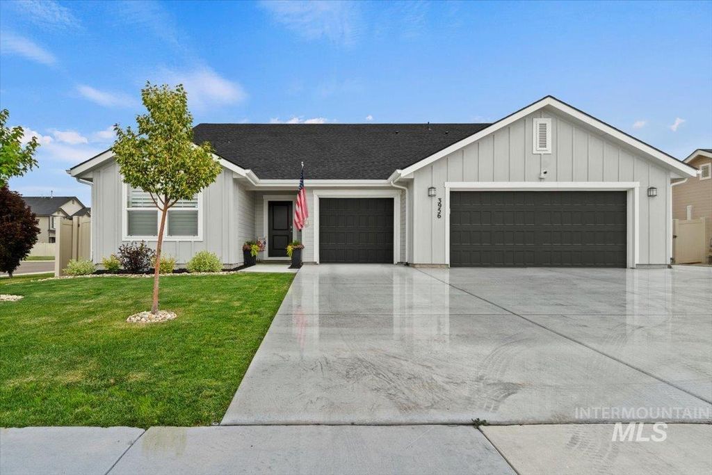 3956 E Eagle Ridge Dr, Nampa, ID 83686