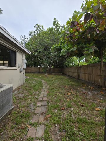 5536 PURDY Lane, West Palm Beach, FL 33415