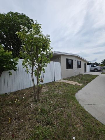 5536 PURDY Lane, West Palm Beach, FL 33415