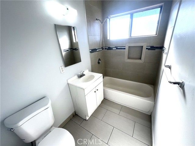 620 W 82nd Street 9, Los Angeles, CA 90044