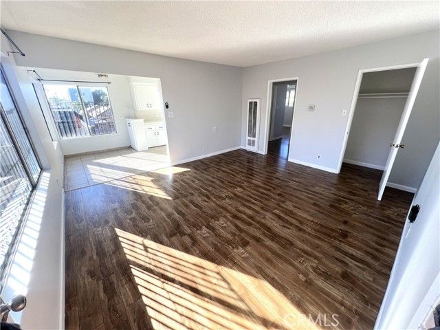 620 W 82nd Street 9, Los Angeles, CA 90044