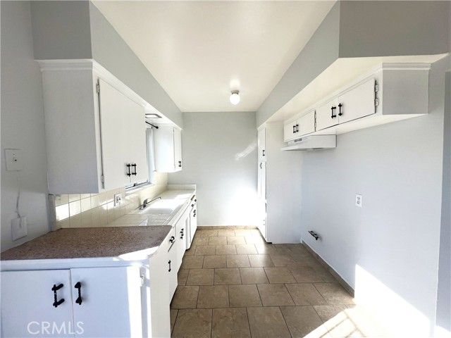 620 W 82nd Street 9, Los Angeles, CA 90044