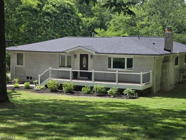 3 Thomas Dr, Independence Twp., NJ 07840