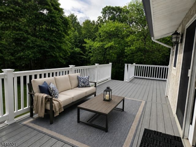 3 Thomas Dr, Independence Twp., NJ 07840