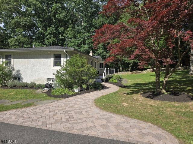 3 Thomas Dr, Independence Twp., NJ 07840