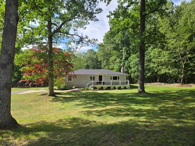 3 Thomas Dr, Independence Twp., NJ 07840