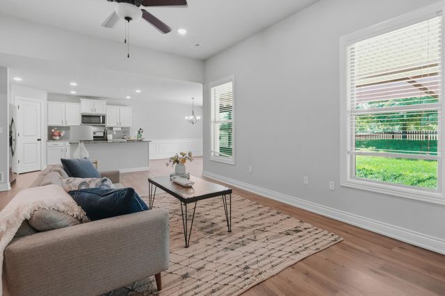 306 CORCORAN DR, Columbia, MO 65202