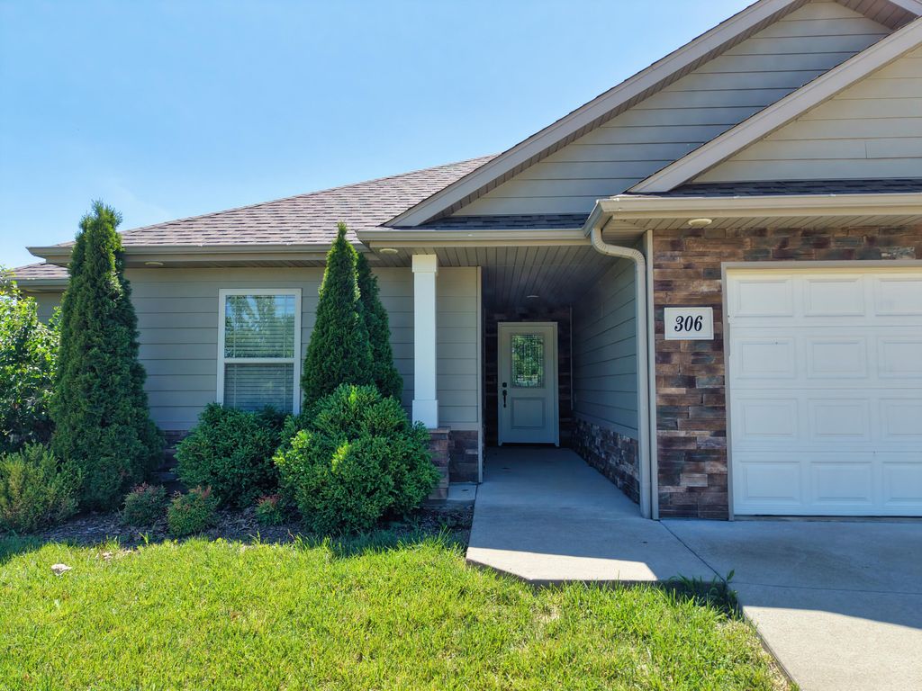 306 CORCORAN DR, Columbia, MO 65202