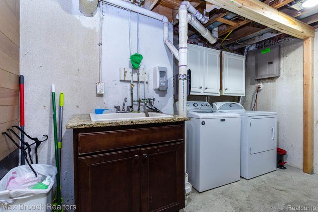 35604 Eastmont Drive, Sterling Heights, MI 48312