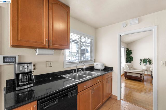 7995 Peachtree Ave, Newark, CA 94560