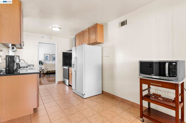 7995 Peachtree Ave, Newark, CA 94560