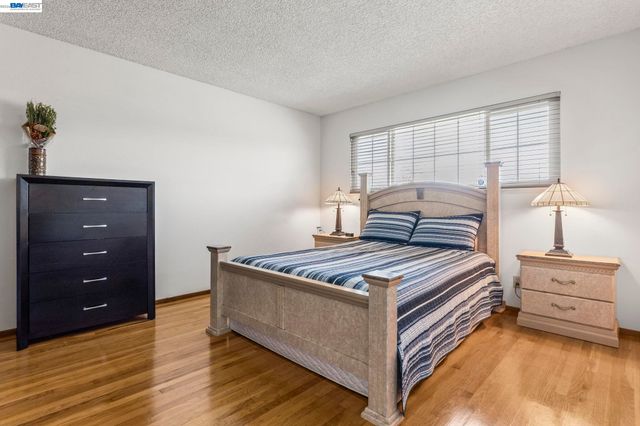 7995 Peachtree Ave, Newark, CA 94560