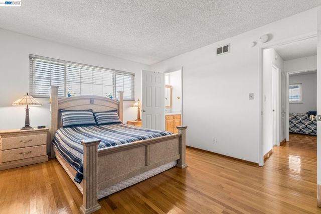 7995 Peachtree Ave, Newark, CA 94560