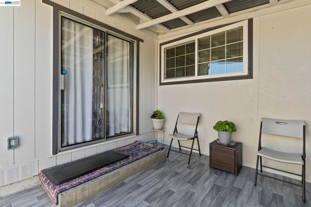 7995 Peachtree Ave, Newark, CA 94560