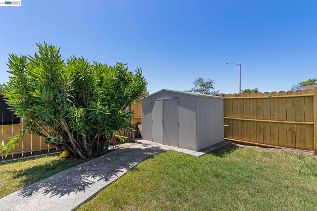 7995 Peachtree Ave, Newark, CA 94560