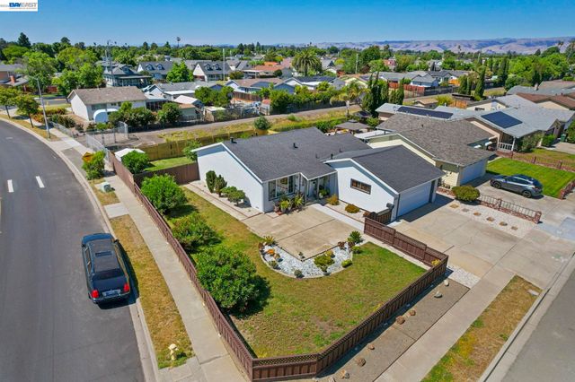 7995 Peachtree Ave, Newark, CA 94560