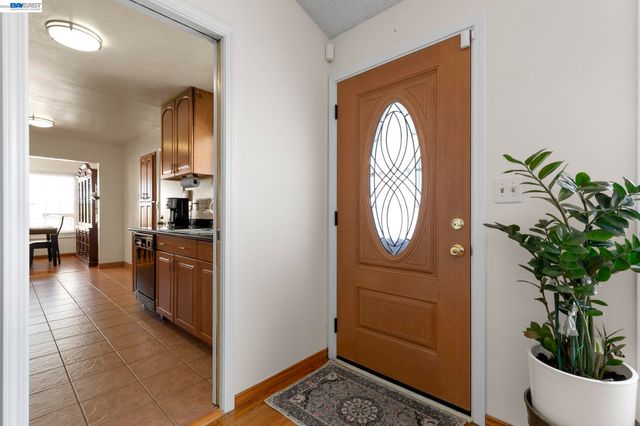 7995 Peachtree Ave, Newark, CA 94560