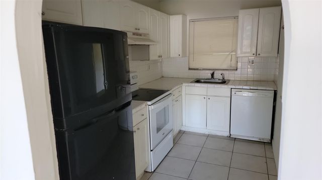 609 SW 79th Terrace, North Lauderdale, FL 33068