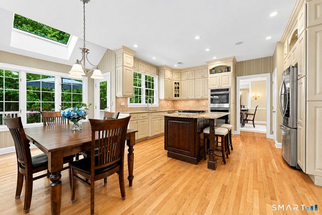 4 Whitewood Road, Newtown, CT 06470