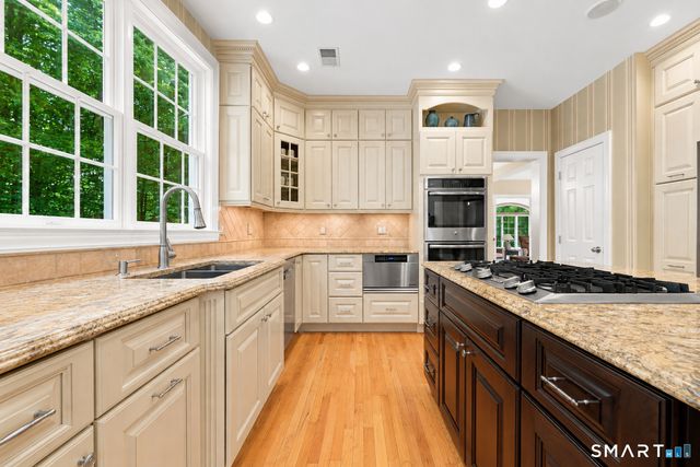 4 Whitewood Road, Newtown, CT 06470