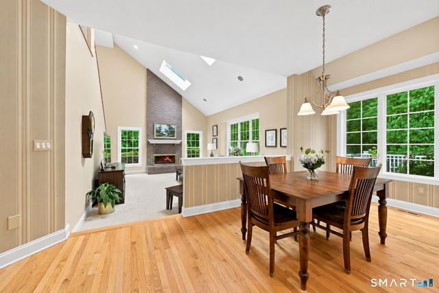 4 Whitewood Road, Newtown, CT 06470